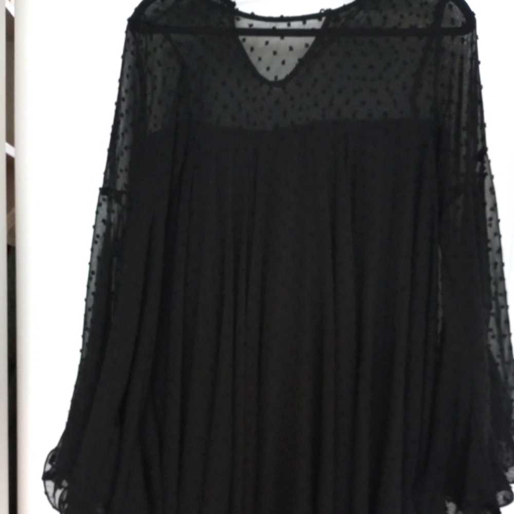 Boho elegant black dress w/trumpet sleeves